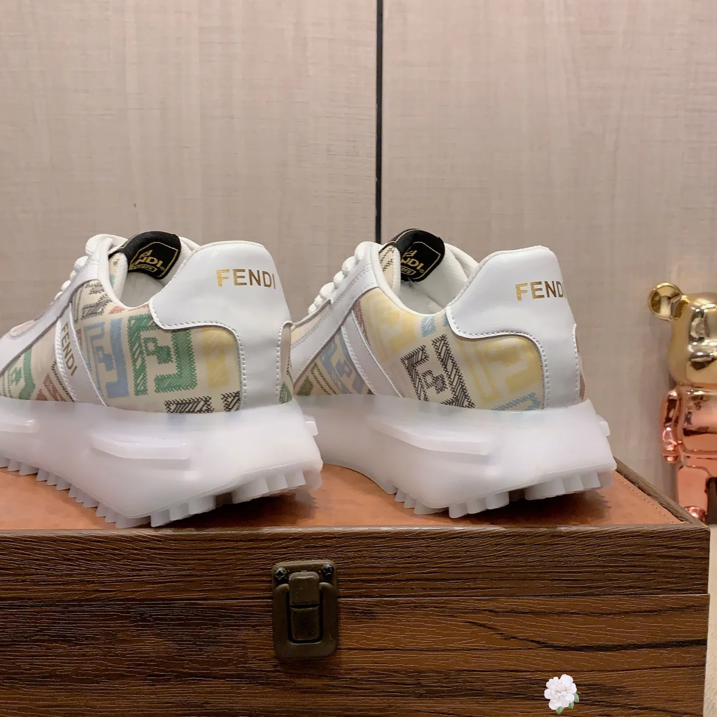 Men's Men's Shoes💰460💰💰🎩🎩[Lightning][Lightning] "FENDI*" The latest and most popular casual sports shoes, top brand [Seduce] luxury ~ purchasing agent, top quality ~. [Strong] The upper is made of imported breathable cowhide with material ➕ breathable sheepskin feet (•) and fine workmanship. The original stylish and stylish soft rubber wear-resistant and non-slip outsole is light and comfortable on the feet. The real thing looks better when photographed in person. 012: code: 38-44, can be customized to 45, 2️⃣ colors available